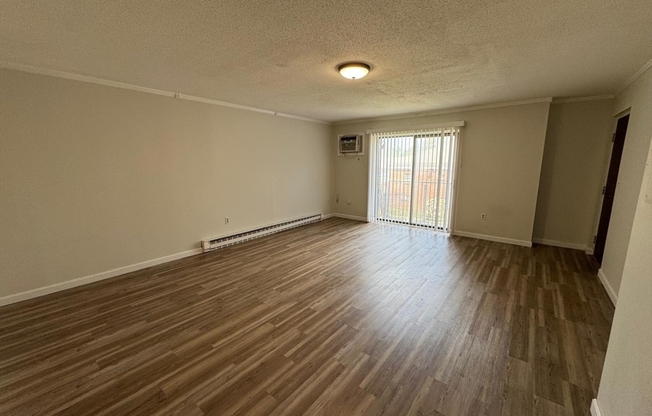 1186 WORCESTER RD