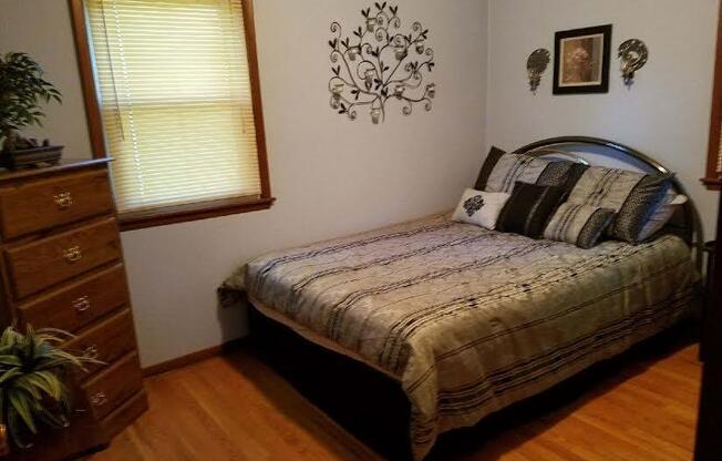 3 beds, 2 baths, $1,700