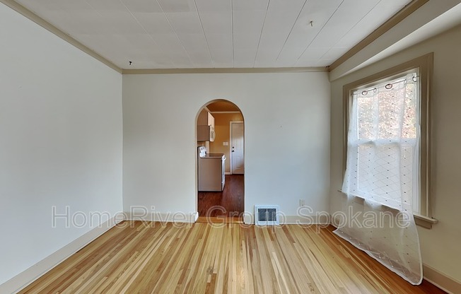 1117 E CARLISLE AVE