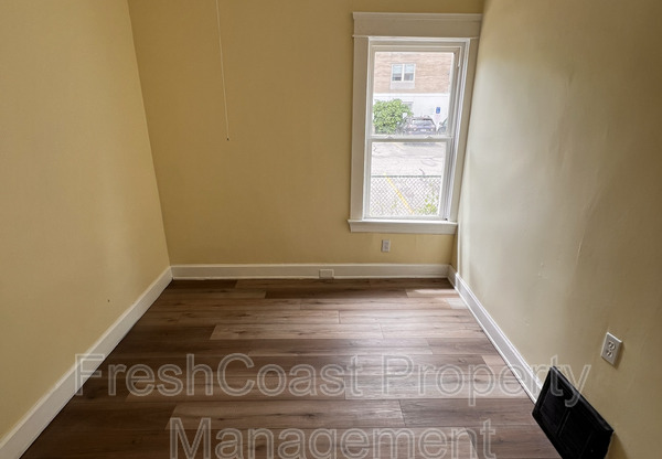 1378 W 114 ST