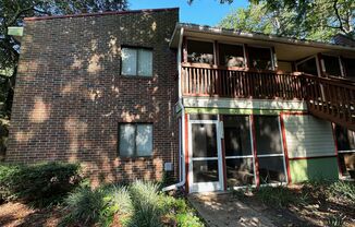 CUTE 2/1 CONDO w/ Washer/Dryer & Screen Porch! Close to FSU & TCC! $995/month Avail NOW!