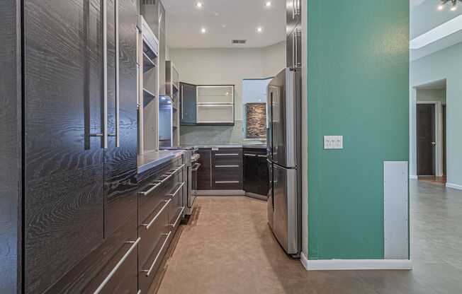 Modern Design 3 Bedroom 2 Bath, 2 car Garage corner lot house ready for lease today!!