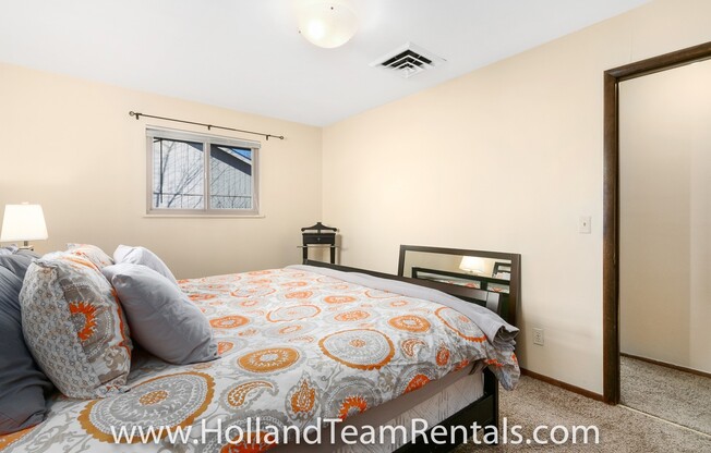 2 beds, 1 bath, $2,650