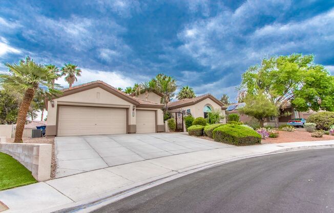 GORGEOUS MOVE IN READY SINGLE-STORY 4-BEDROOM HOME!