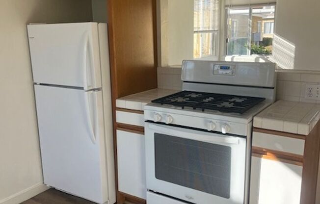 2 beds, 1 bath, $2,795, Unit 4107