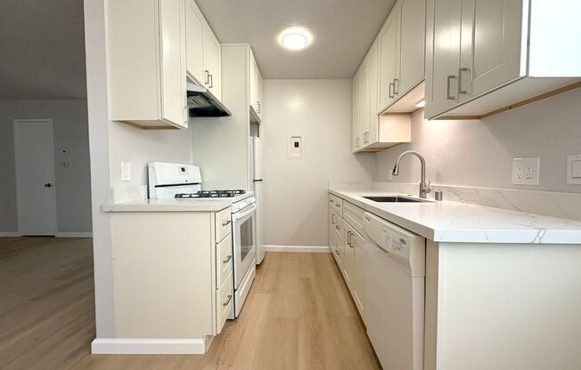 1 bed, 1 bath, $3,000, Unit Unit 103