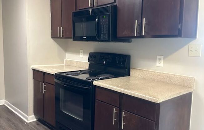 1 bed, 1 bath, 712 sqft, $629, Unit 130