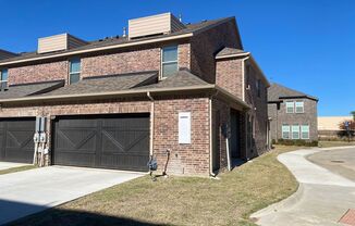 3 beds, 3 baths, $2,795