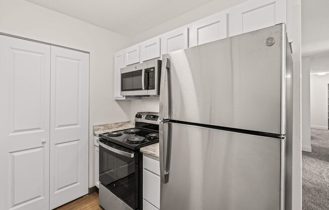 3 beds, 2 baths, 995 sqft, $1,300, Unit 2145-06