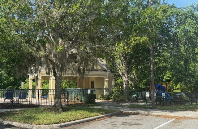3 beds, 2 baths, 1,296 sqft, $2,000