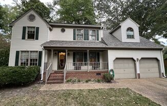 Spacious Home in the Woods of Tabb Neighborhood