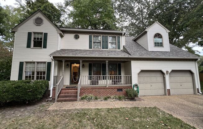 Spacious Home in the Woods of Tabb Neighborhood