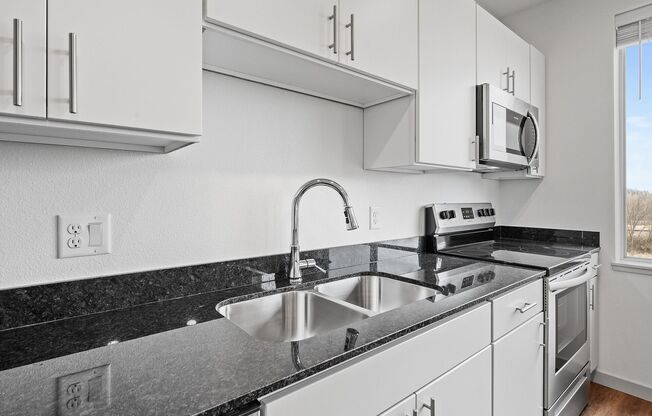 1 bed, 1 bath, 530 sqft, $1,395, Unit 322