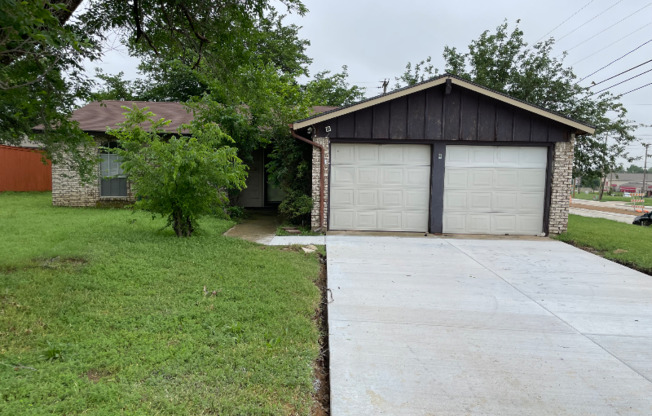 3000 ESTERS CT