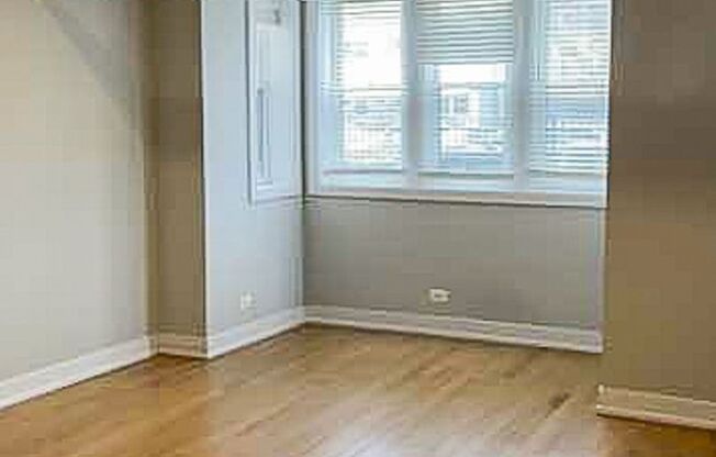 1 bed, 1 bath, 820 sqft, $1,950, Unit 4861P-G