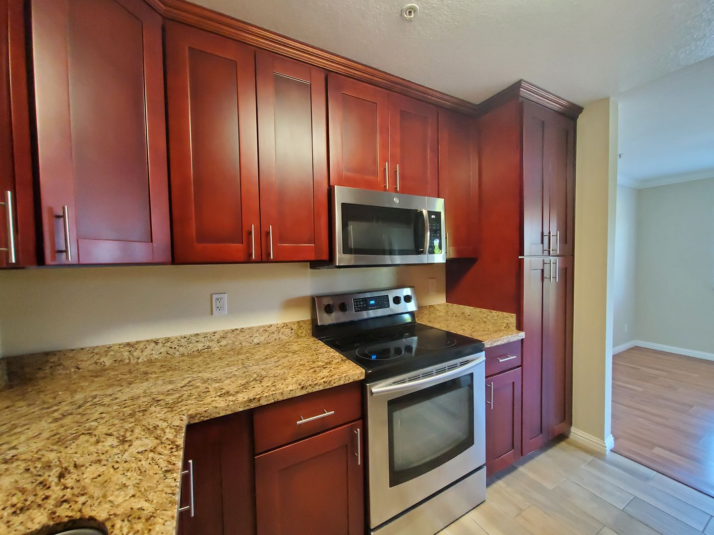 Spacious 2 bedroom 2 bath condo with perfect floor plan