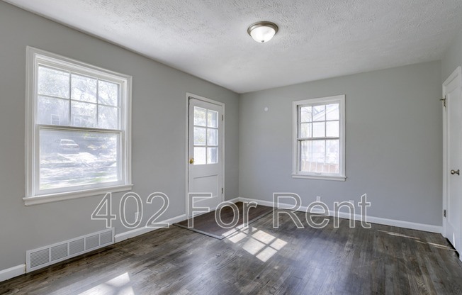 3906 N 54 ST
