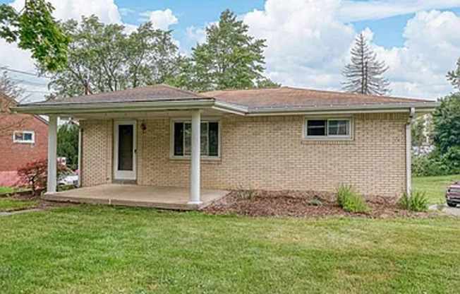 3 bedroom Ranch Moon Township