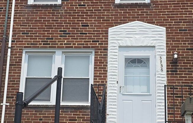 Beautiful 4 Bedroom 2 Bathroom East Baltimore Town Home