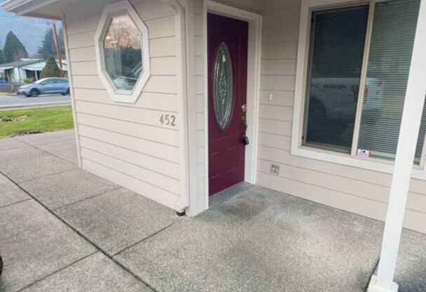 2 Bedroom 2 Bath single Apartment