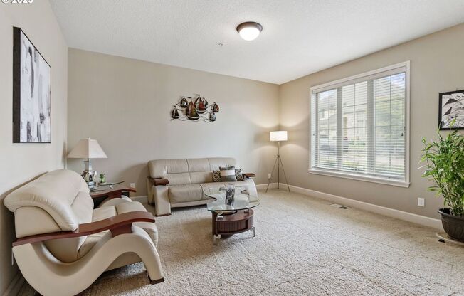 Beautiful 5 Bed | 3.5 Bath | Single-Family Home | Arbor Heights Community Located In Bethany | Bedroom & Full Bath on 1st Level | Solar Panels | Great Backyard!