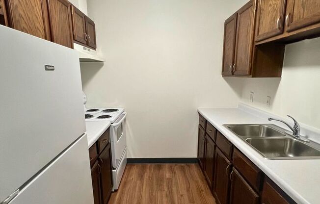 1 bed, 1 bath, $700, Unit 104