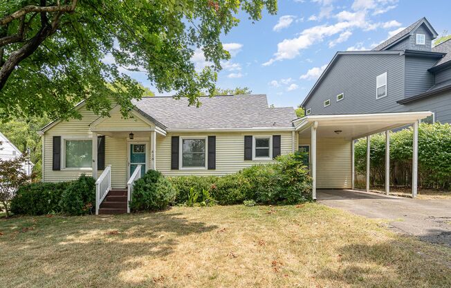 Adorable 3 bed 2 bath cottage in Charlotte Park!