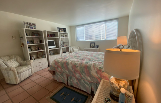 2 beds, 2 baths, $5,500, Unit #112