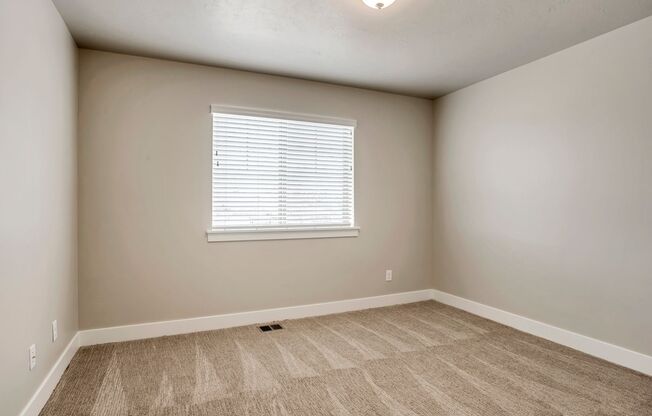 3 beds, 2.5 baths, $2,200