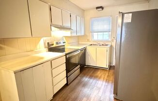 2 beds, 1 bath, $1,000, Unit A