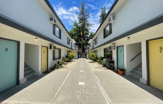 2 beds, 1 bath, $1,895, Unit 01