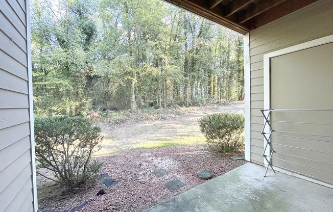3 beds, 2 baths, $1,900, Unit Unit D
