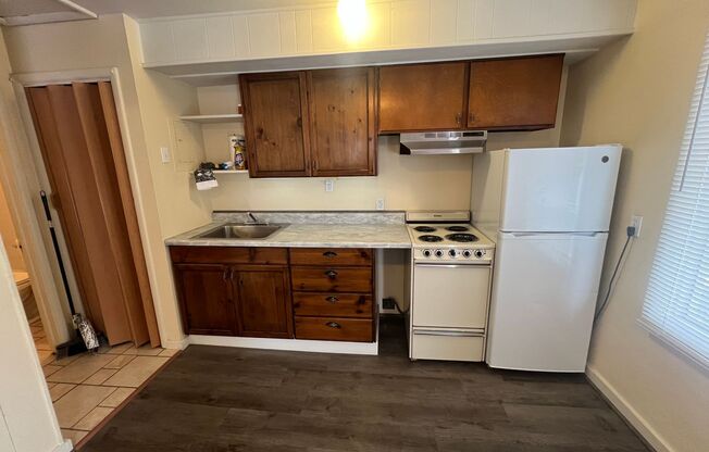 1 bed, 1 bath, 550 sqft, $1,195, Unit 7