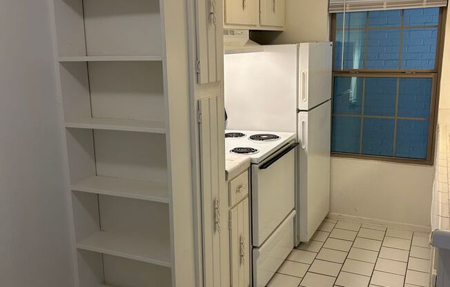 1 bed, 1 bath, 650 sqft, $1,225, Unit SUX-219