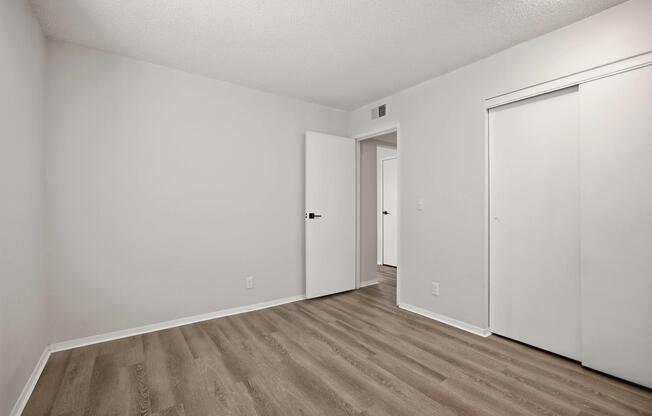 2 beds, 1 bath, 819 sqft, $1,200
