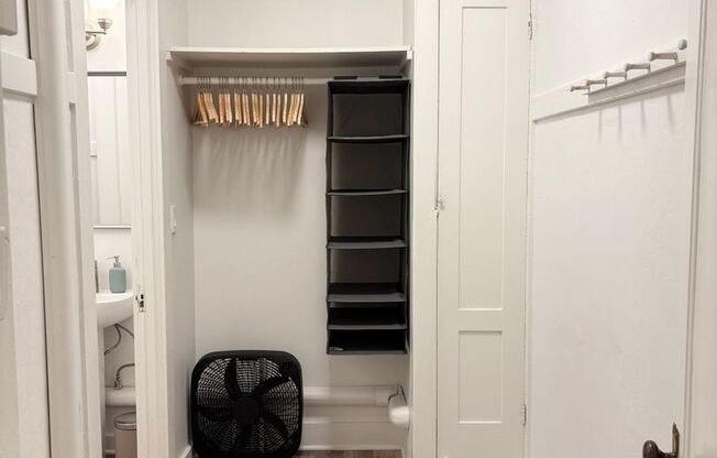 Studio, 1 bath, 335 sqft, $2,195, Unit Unit 06