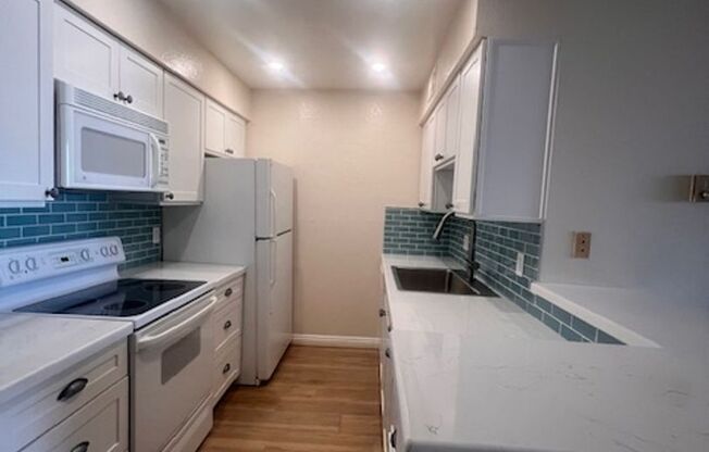 1 bed, 1 bath, $2,595, Unit Huntington Beach, CA 92647