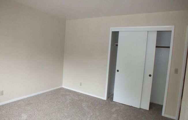 2 beds, 2.5 baths, $1,850, Unit 11