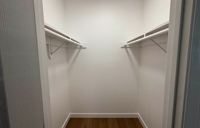 2 beds, 1 bath, 950 sqft, $2,805, Unit 0007