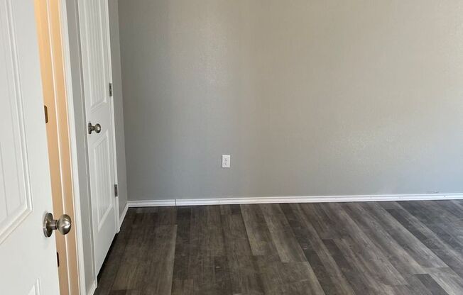 2 beds, 1 bath, 900 sqft, $825