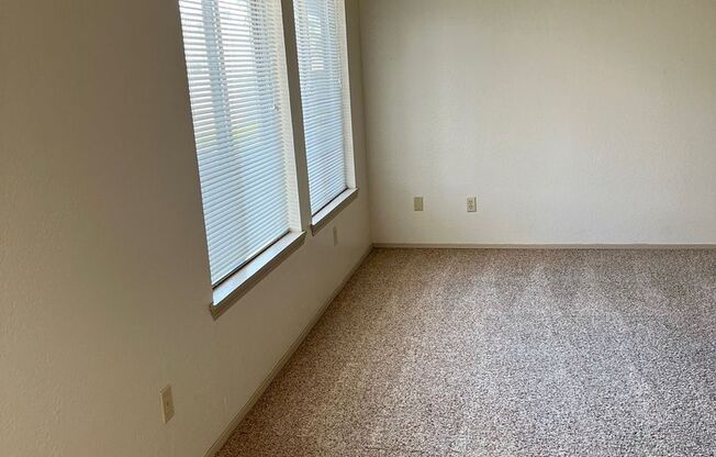 1 bed, 1 bath, 660 sqft, $1,050, Unit 03
