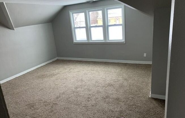 7348-7348A W Medford Ave