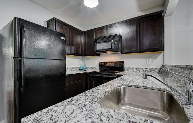 2 beds, 1 bath, 680 sqft, $999, Unit 4719-117