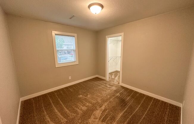 2 beds, 1 bath, $950