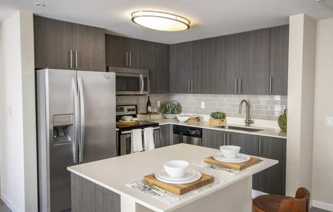 High Rise luxury rental apartments overlooking the New River in Fort Lauderdale, Florida near Las Olas Blvd.