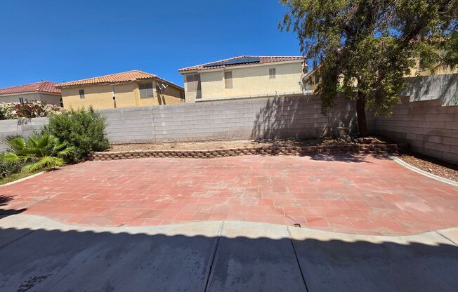 4 beds, 3 baths, $2,600