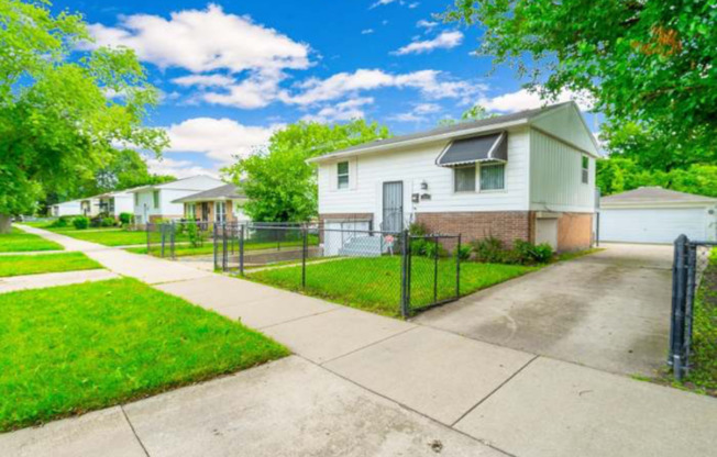 13223 S RHODES