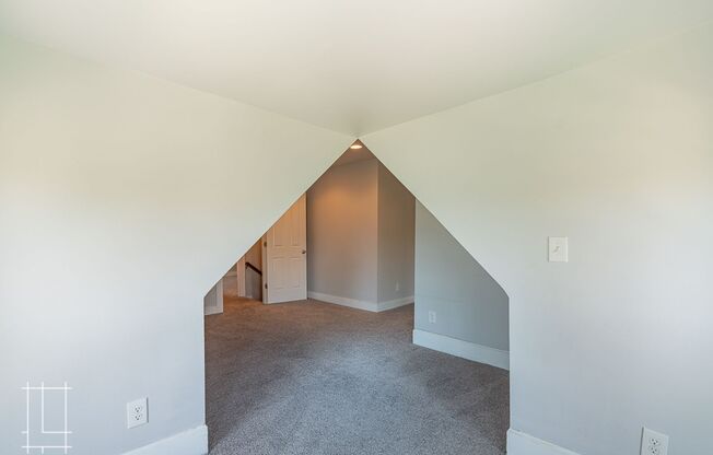 2 beds, 1 bath, $1,800, Unit 15.5 Auburn Ave