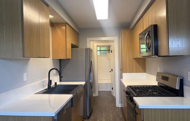1 bed, 1 bath, 540 sqft, $2,175, Unit 320-24