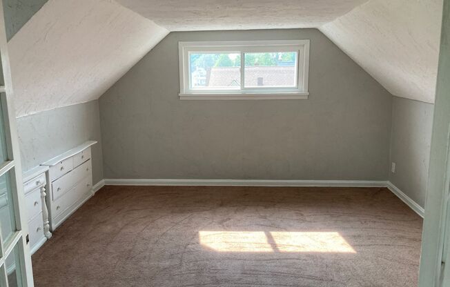 2171 Olive Ave, Lakewood, OH